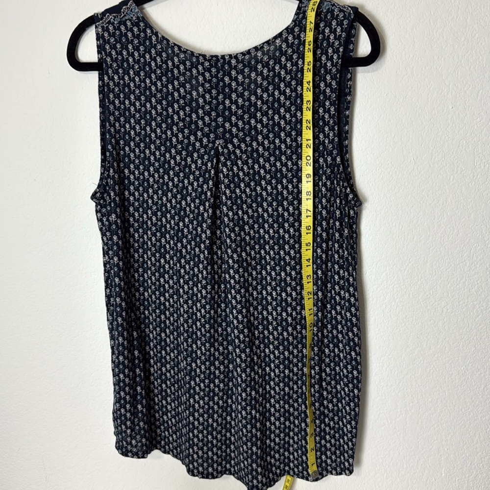 Lucky Brand Navy and White Patterned Top sleeveless V neck High Low Soft - Picture 3 of 6